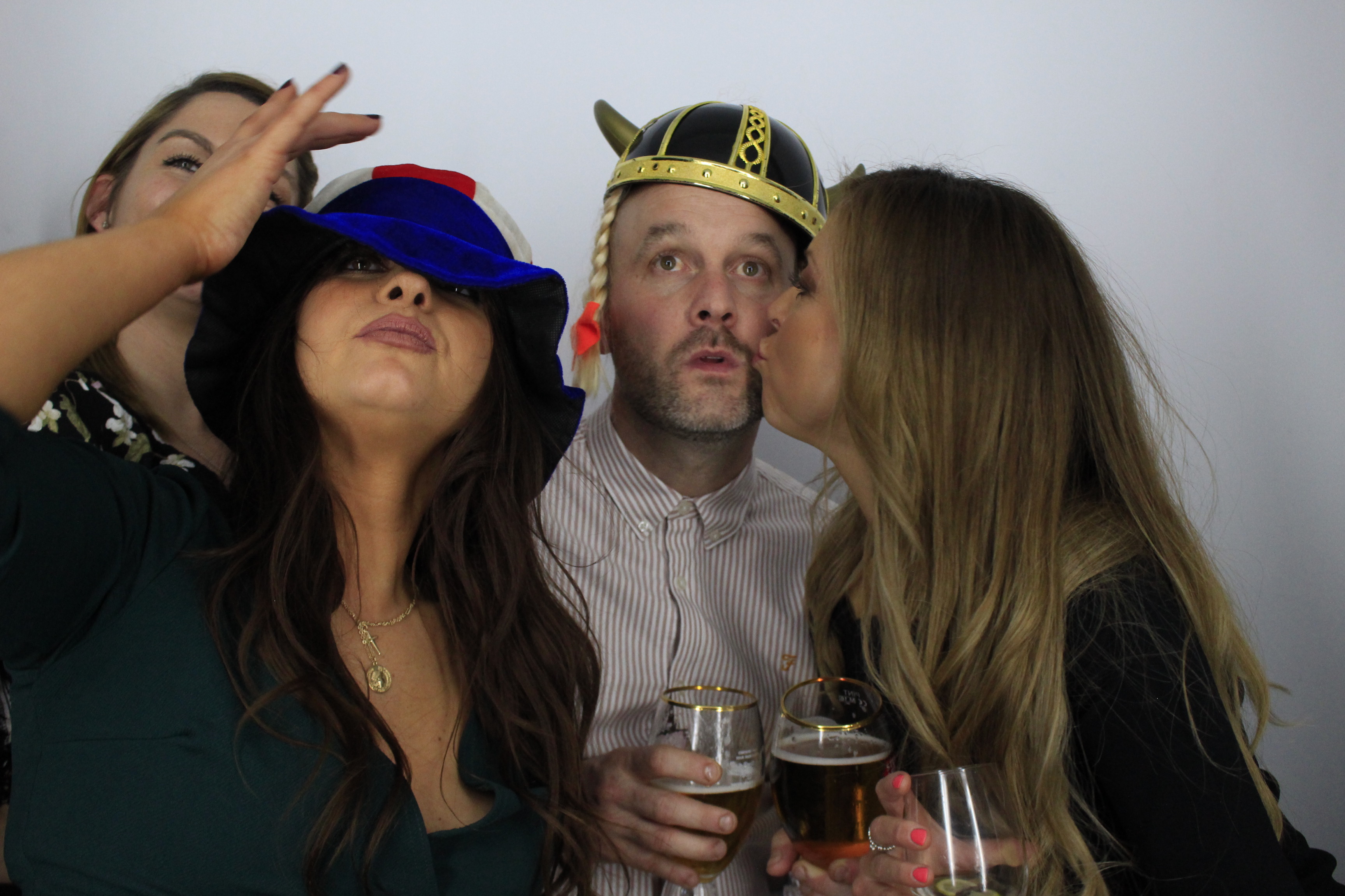 Darren and sarah’s 40th birthday celebration | View more photos from the event at gallery.myphotoboothexperience.co.uk/u/MyPhotoBoothExperienceLtd/Darren-and-sarah’s-40th-birthday-celebration